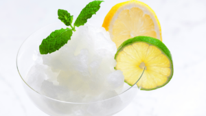 Sorbet citron basilic par Novascope dresse dans un bol